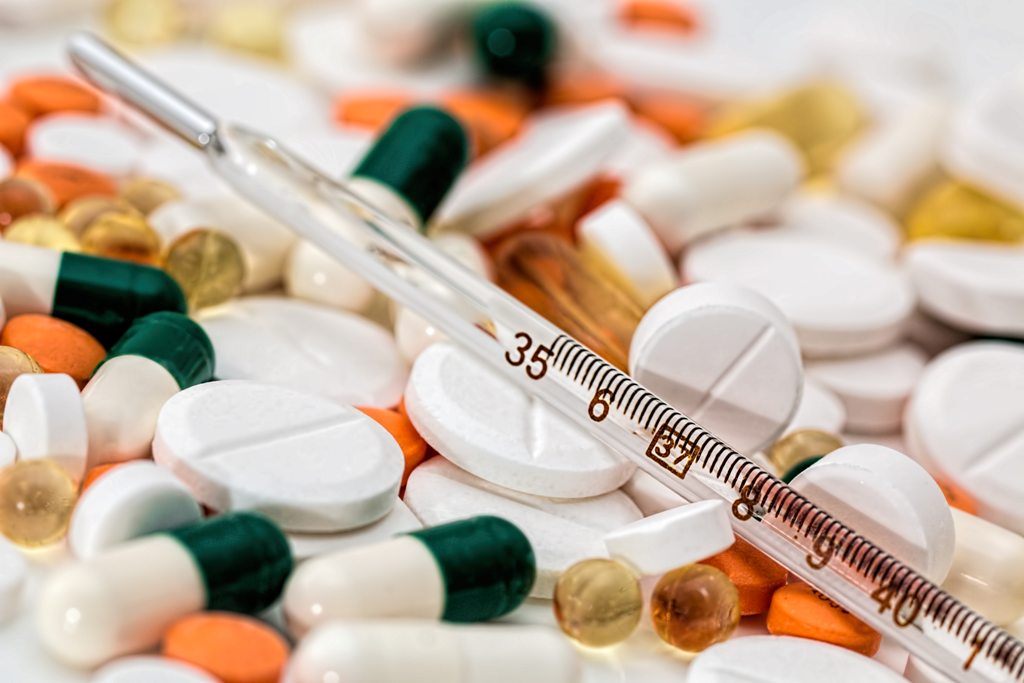 Read more about the article A Complete Guidance to Pharmacy Courses – Admission Process, Career Opportunities, Salary